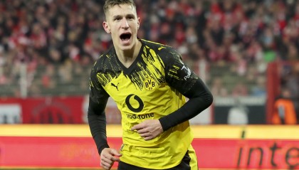 星空电竞-名宿：施洛特贝克是多特蒙德当之无愧的核心球员，各方面无可挑剔