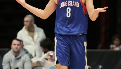 改穿几号？崔永熙此前在广州&amp;amp;篮网都穿8号 而广东已退役朱8球衣