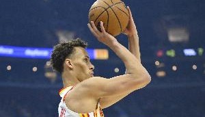 星空电竞-丹尼尔斯：球队上半场的进攻不顺 直到下半场才找回准星